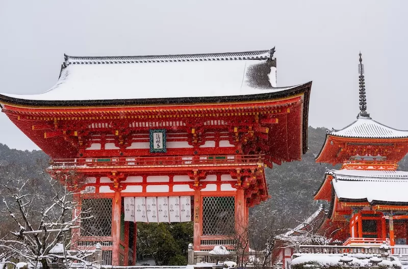 The Kiyomizu Temple Gate of Deva, Kyoto, Japan. Photo courtesy of iStock/CHENG FENG CHIANG