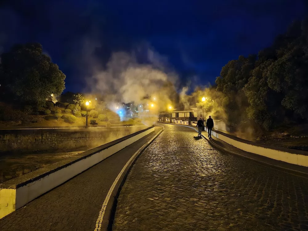 A nighttime stroll through Furnas