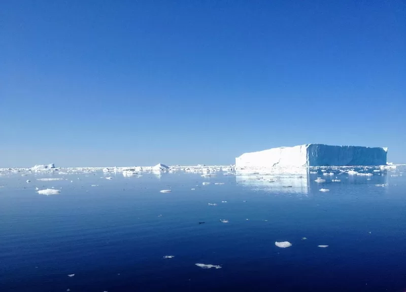 Climate change is transforming Greenland, opening new paths and raising concerns.